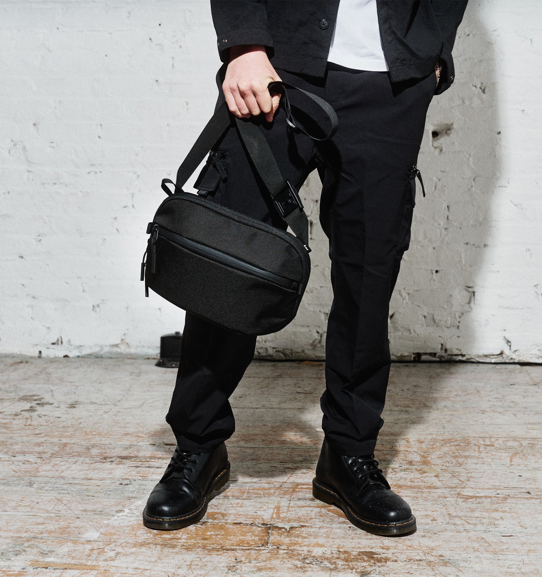 Aer day sling black discount