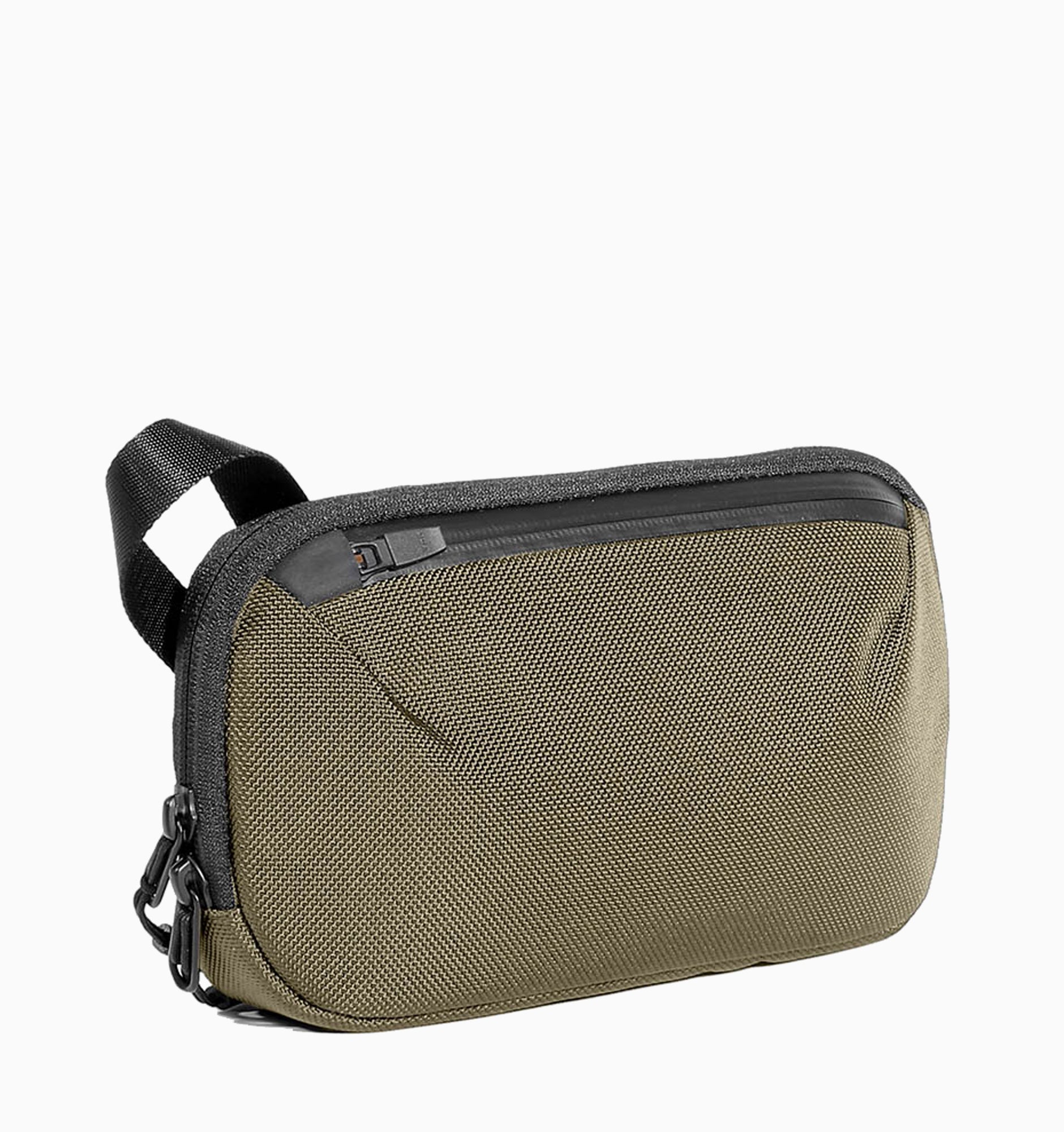 Aer Slim Pouch